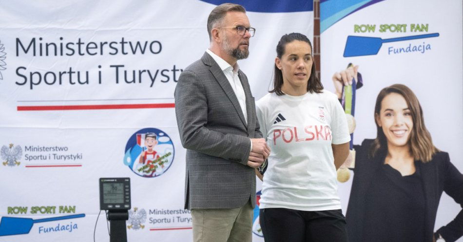 zdjęcie: Ponad 600 adeptów wioślarstwa trenowało z mistrzynią olimpijską. Wielka Wioślarska Lekcja WFu strzałem w dziesiątkę! / fot. Tytus Żmijewski