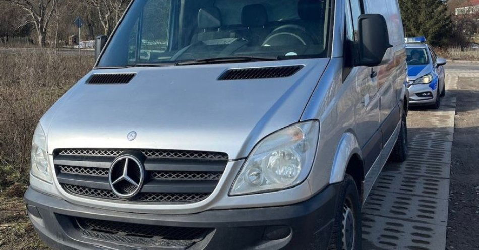 zdjęcie: Kierowca Mercedesa zatrzymany z amfetaminą w Kwasowie / fot. KPP w Sławnie
