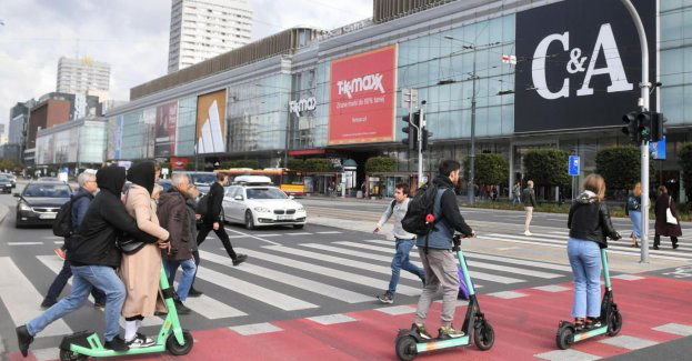 Policja przypomina obowiązujące przepisy dotyczące jazdy hulajnogą elektryczną