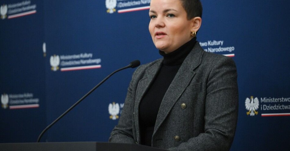 zdjęcie: Cienkowska po wstrzymaniu aukcji w Niemczech: wyjaśniamy pochodzenie pamiątek po ofiarach obozów / Warszawa, 12.11.2025. Minister kultury i dziedzictwa narodowego Marta Cienkowska podczas konferencji prasowej w siedzibie ministerstwa w Warszawie, 12 bm. Podczas spotkania przedstawione zostały informacje dotyczące Programów Ministra Kultury i Dziedzictwa Narodowego 2026. (sko) PAP/Radek Pietruszka