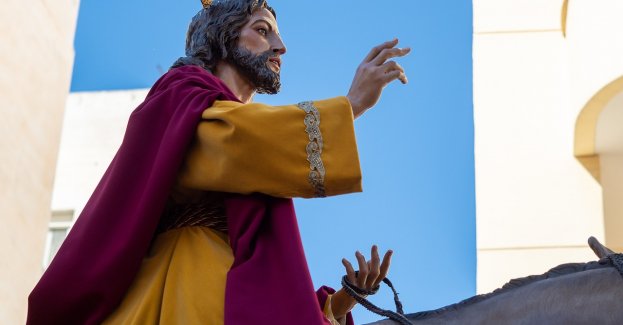 W Szydłowcu w Niedzielę Palmową procesja na czele z figurą Chrystusa na osiołku