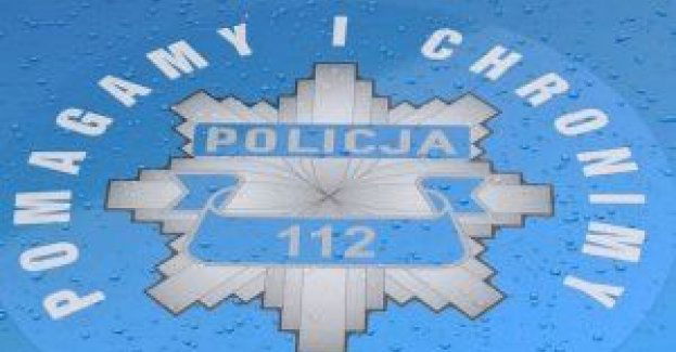 #Pomagamyichronimy Bezdomny potrzebował pomocy. Policjanci odwieźli go do schroniska