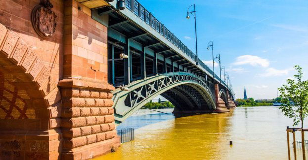 Naukowcy postulują zmianę przepisów dot. budowy mostów na terenach powodziowych