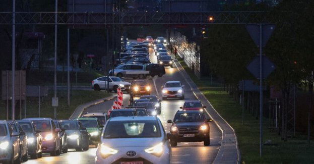 Warszawa: duże natężenie ruchu na trasach wlotowych i w pobliżu nekropolii