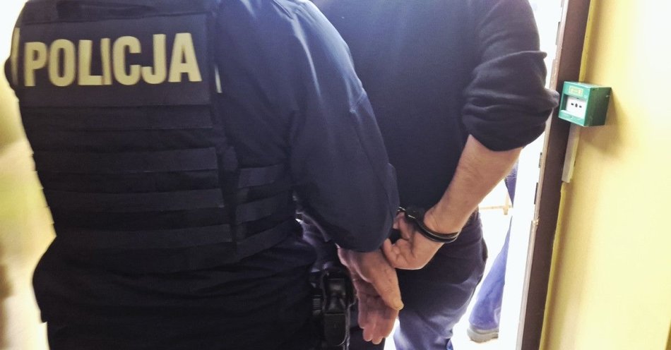 zdjęcie: Poszukiwany 64-latek zatrzymany po kradzieży alkoholu / fot. KPP w Nidzicy zatrzymany poszukiwany