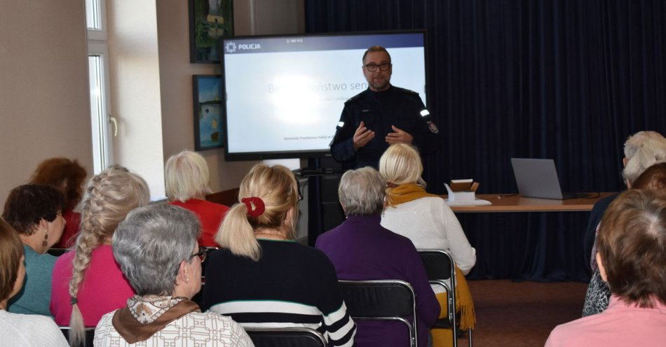 zdjęcie: Bezpieczeństwo seniorów: debata w Grodzisku o oszustwach / fot. KPP Grodzisk Wielkopolski