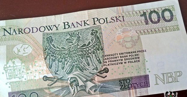 30-latka płaciła fałszywymi banknotami