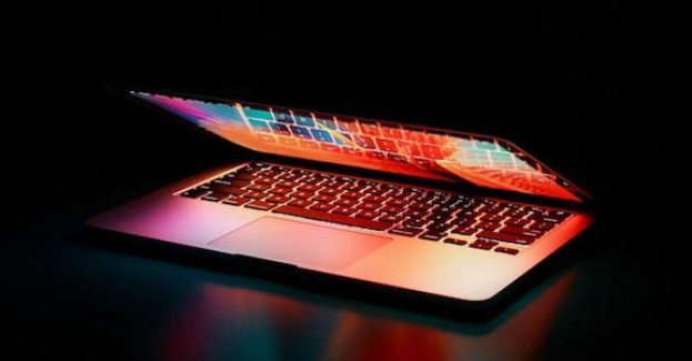 Chcieli kupić smartfony przez internet. Padli ofiarą oszusta