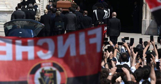 Tysiące ludzi uczestniczyło w uroczystościach pogrzebowych Silvio Berlusconiego