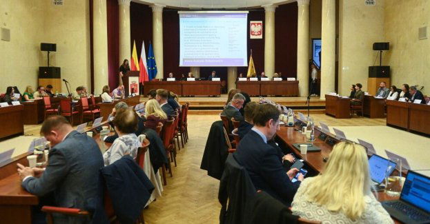 Warszawa: radni wprowadzili nocną prohibicję w dwóch dzielnicach