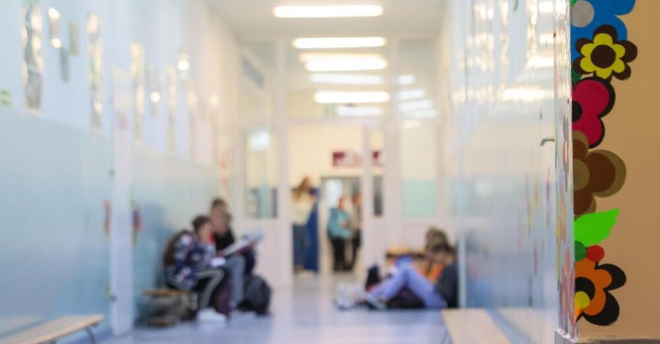 zdjęcie: MEN: 30 proc. uprawnionych uczniów uczestniczy w zajęciach z edukacji zdrowotnej / Jakubów, 04.11.2022. Szkoła Podstawowa im. Orła Białego w Jakubowie, 4 bm. W placówce odbyło się spotkanie pt.