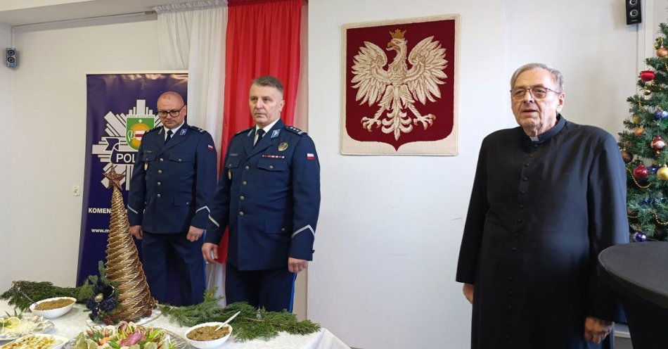 zdjęcie: Wigilijne spotkanie w Komendzie Powiatowej Policji w Wyszkowie / fot. KPP w Wyszkowie Spotkanie wigilijne