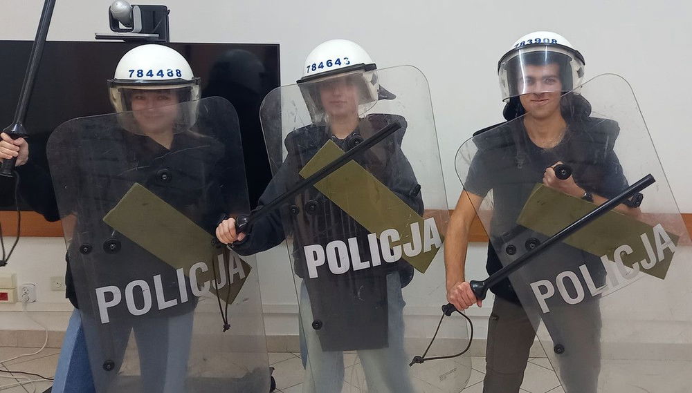 zdjęcie: Harcerze zwiedzili komendę policji w Janowie / fot. KPP Janów Lubelski