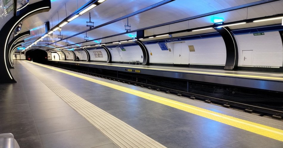 zdjęcie: Utrudnienia na linii metra M1 na stacji Marymont, pociągi kursują w pętlach / pixabay/8008103