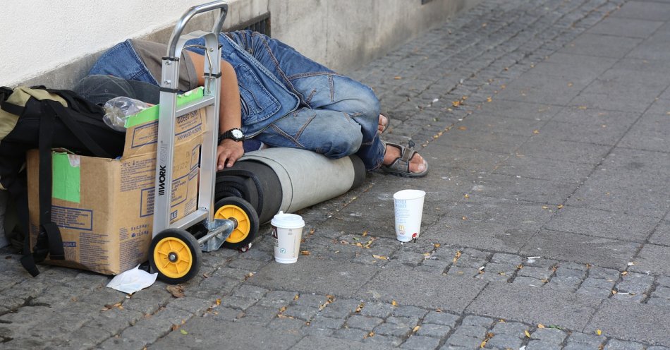 zdjęcie: Wzrosła liczba osób w kryzysie bezdomności / pixabay/4772990