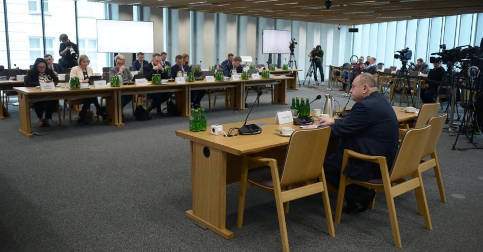 zdjęcie: W środę przed komisją ds. wyborów kopertowych zeznawali Marek Zagórski i Jan Nowak / fot. PAP