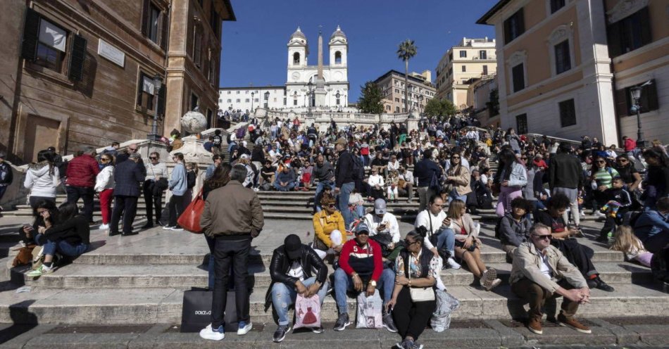 zdjęcie: Turyści z Polski na majówkę najchętniej wybierają Włochy / fot. PAP