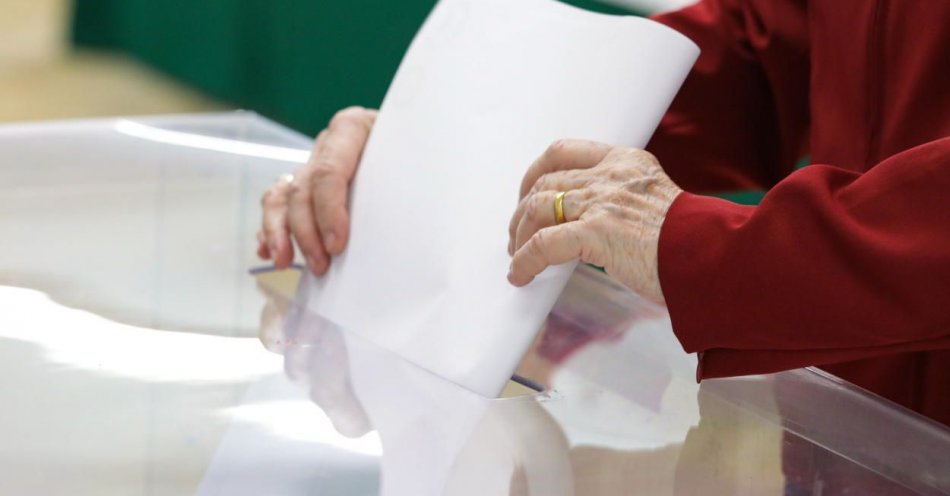 zdjęcie: W niedzielę w 748 miejscach II tura wyborów, głosowanie na prezydenta w 9 miastach wojewódzkich / fot. PAP