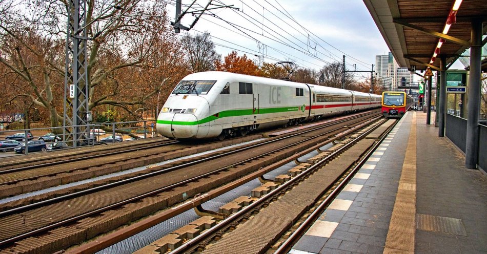 zdjęcie: Koleje Dolnośląskie uruchomią wakacyjne połączenie z Wrocławia do Świnoujścia / pixabay/5822555