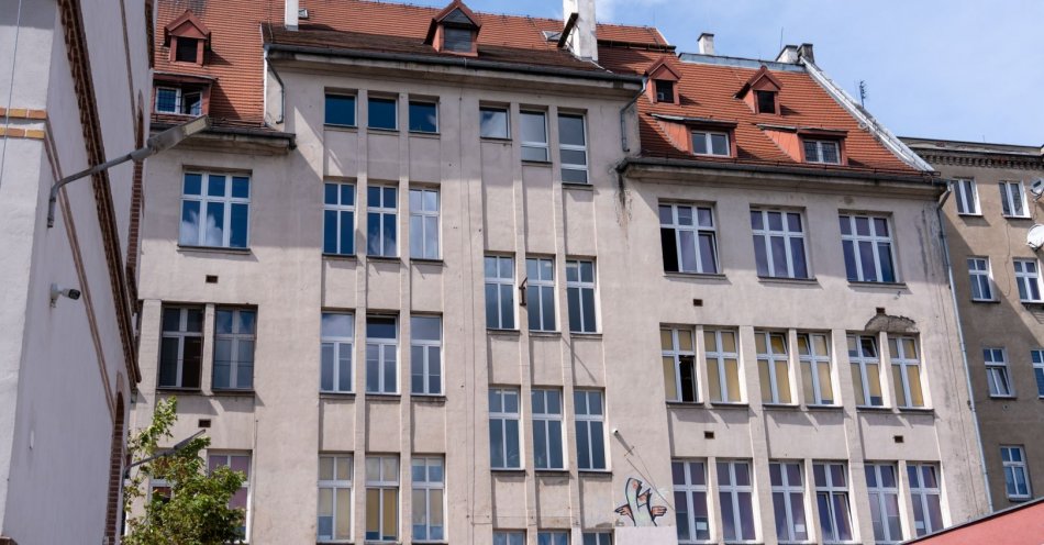 zdjęcie: Maksymalna dotacja na termomodernizację zabytkowych budynków szkolnych we Wrocławiu / fot. nadesłane