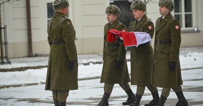 Zakończyła się cotygodniowa ceremonia zmiany flagi RP w Pałacu Prezydenckim