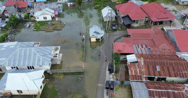 Sytuacja w mieście się stabilizuje; mieszkańcy liczą straty i czekają na pomoc