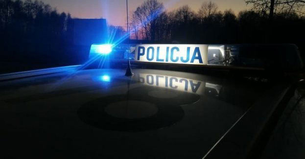 Miał blisko 3,5 promila, uciekł z miejsca zdarzenia i porzucił pojazd – został zatrzymany