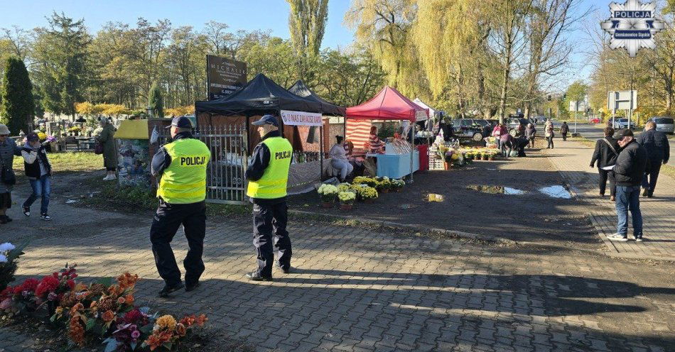 zdjęcie: Spokojny przebieg Wszystkich Świętych w Siemianowicach Śląskich / fot. KMP w Siemianowicach Śląskich