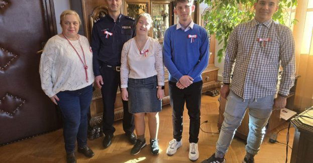 Młodzież z Ośrodka w Dzierżoniowie odwiedziła komendę policji