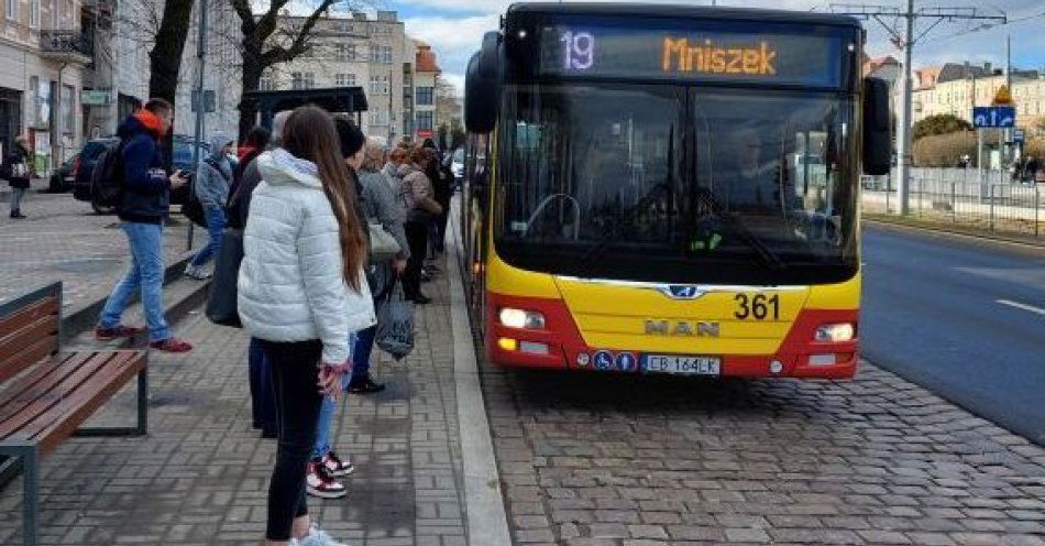 zdjęcie: Autobusem z prezydentem / fot. UM Grudziądz