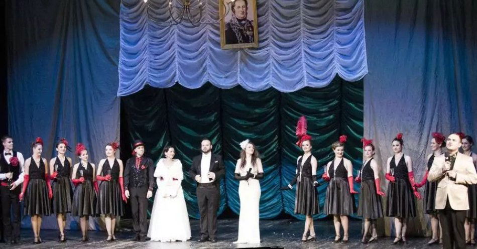 zdjęcie: Muzyczna plejada największych przebojów OPERY i jej lekkiej odmiany - OPERETKI / kupbilecik24.pl / Muzyczna plejada największych przebojów OPERY i jej lekkiej odmiany - OPERETKI