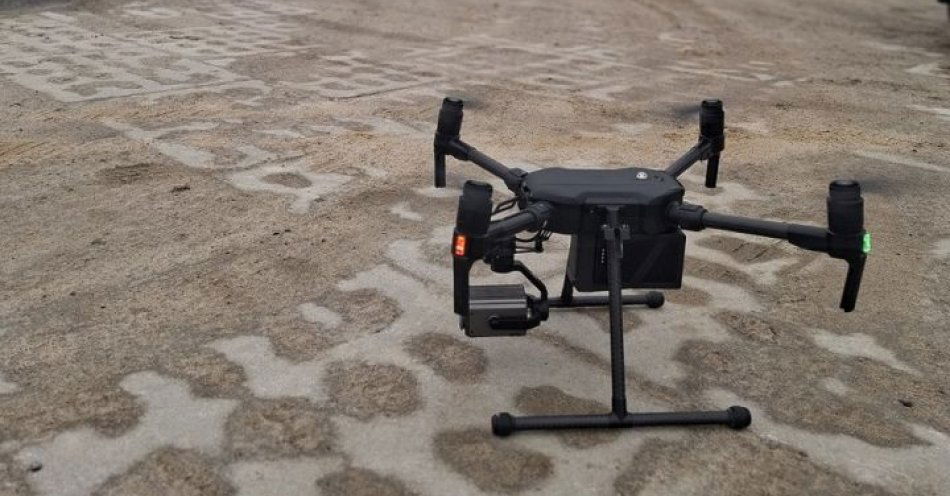 zdjęcie: Dron pomaga policji w akcjach wobec ciężarówek w Pomorskiem / fot. KPP w Pruszczu Gdańskim