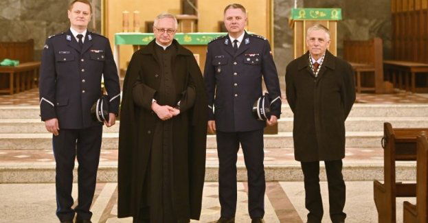 Msza Święta w intencji zmarłych policjantów