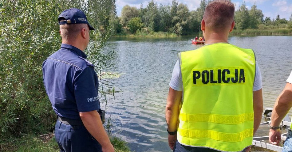 zdjęcie: Poszukiwania na Gliniankach w Chełmie - płetwonurkowie wydobyli ciało mężczyzny / fot. KMP Chełm