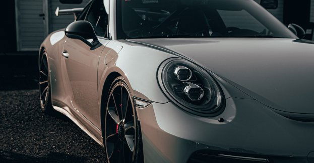 Zabrali porsche, aby odzyskać dług