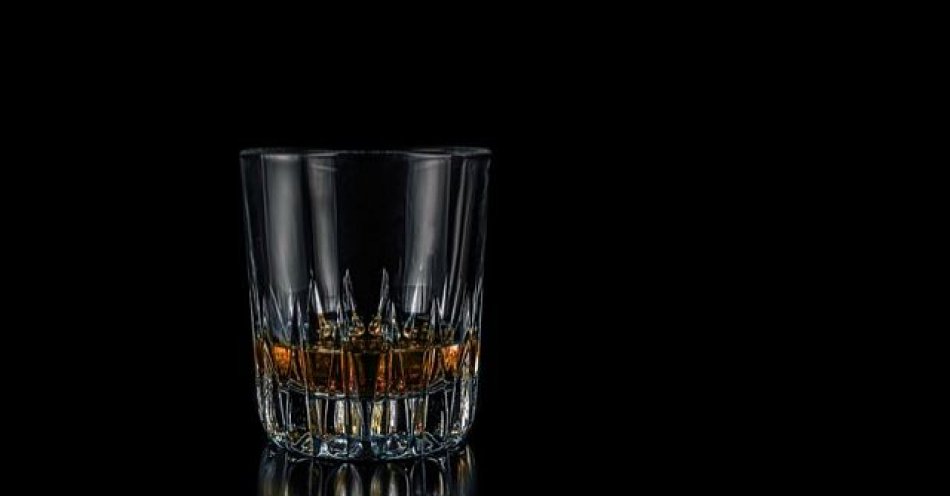 zdjęcie: Amator whisky usłyszał zarzut kradzieży w recydywie / fot. KPP w Sochaczewie