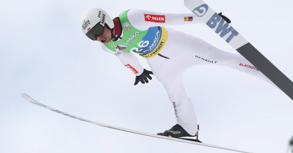 zdjęcie: PŚ w skokach - Piotr Żyła 14., Kamil Stoch 15. w Planicy, zwyciężył Timi Zajc / fot. PAP