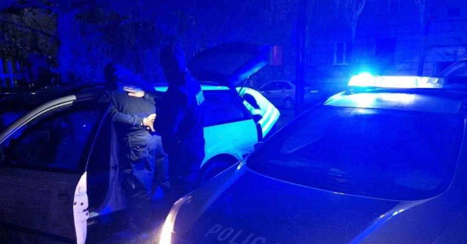 zdjęcie: 36-latek pod wpływem alkoholu i narkotyków jechał nocą ulicami Ząbkowic Śląskich / fot. KPP w Ząbkowicach Śląskich