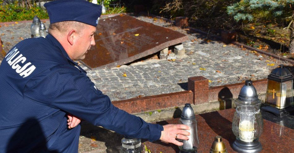 zdjęcie: Wspominamy poległego na misji policjanta / fot. KPP Żary