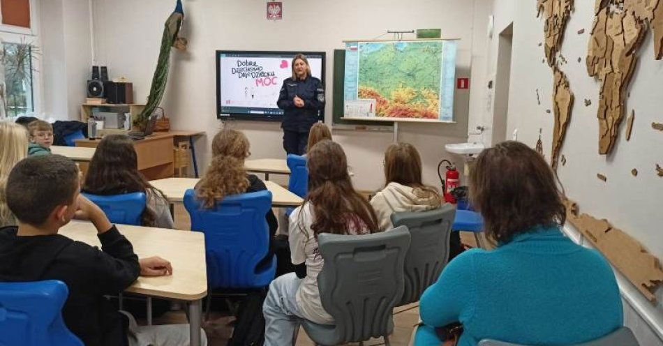 zdjęcie: Dzieciństwo bez Przemocy: spotkanie policjantki z uczniami / fot. KPP w Miliczu
