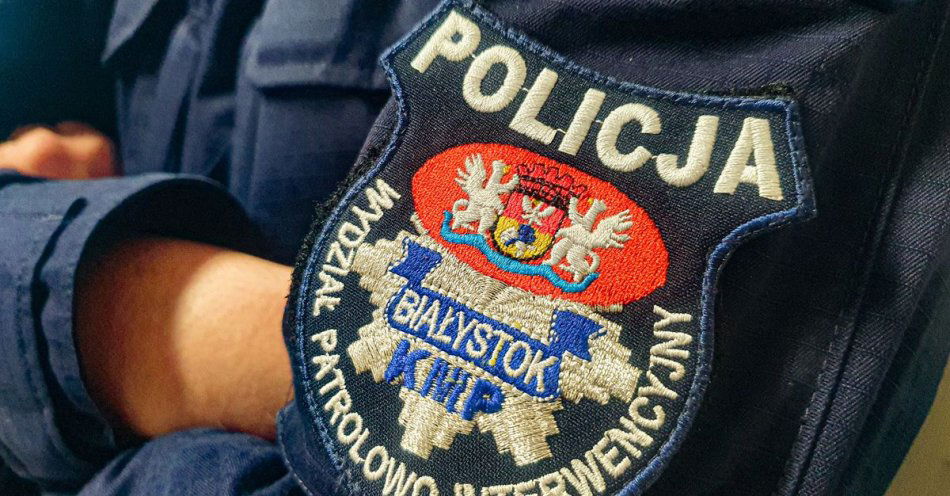 zdjęcie: Płakał, bo był sam w domu, zaopiekowali się nim policjanci / fot. KMP Białystok