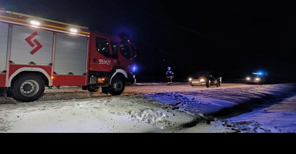 zdjęcie: Wypadek z udziałem cieżarówki i samochodu osobowego / fot. KPP Włodawa