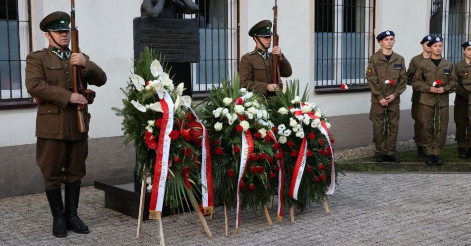 zdjęcie: W Wieluniu uczczono pamięć pierwszych ofiar II wojny światowej / fot. PAP