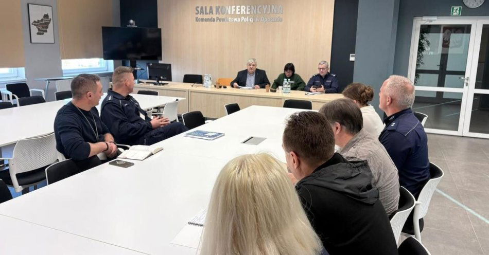 zdjęcie: Służby uzgodniły plan walki z ASF w powiecie opoczyńskim / fot. KPP w Opocznie