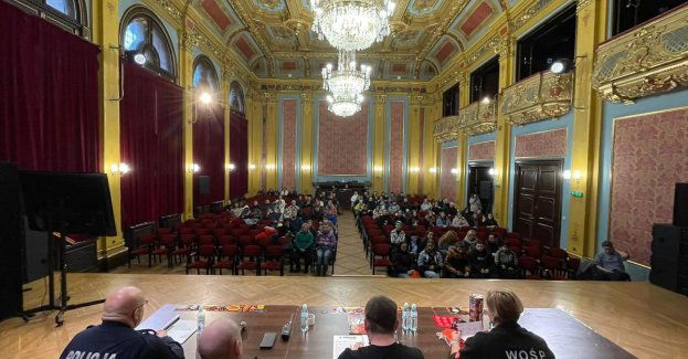 Policjanci szkolą wolontariuszy WOŚP