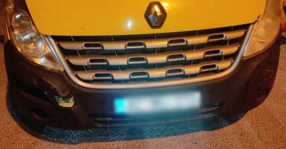 zdjęcie: Kierowca renaulta odjechał po kolizji. Zatrzymano go wieczorem / fot. KMP w Krośnie