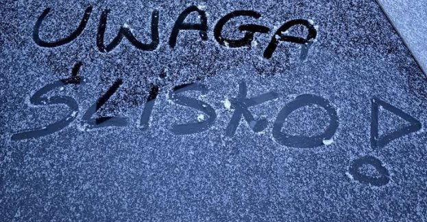 Śliskie drogi w powiecie Policja apeluje o ostrożność