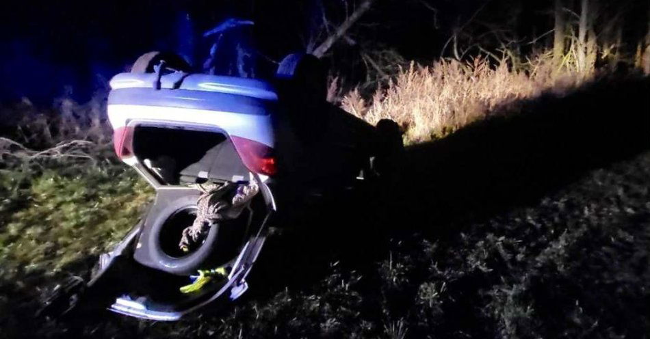 zdjęcie: Pościg i dachowanie w gminie Mały Płock / fot. KPP Kolno