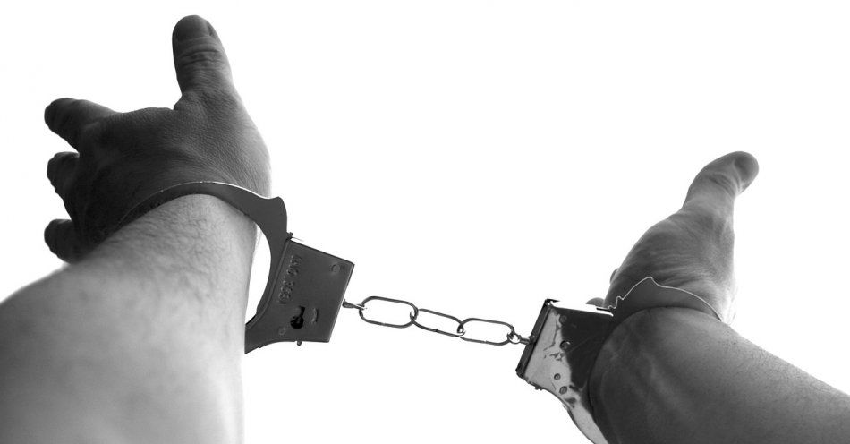 zdjęcie: Policjanci - ojciec i syn - będąc na urlopie zatrzymali poszukiwanego / pixabay/921290