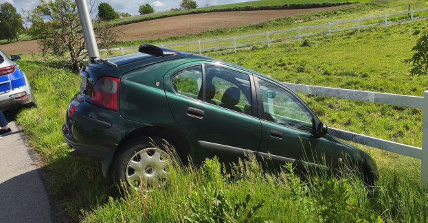 Nietrzeźwy, kierując samochodem wjechał w Sadurkach do rowu